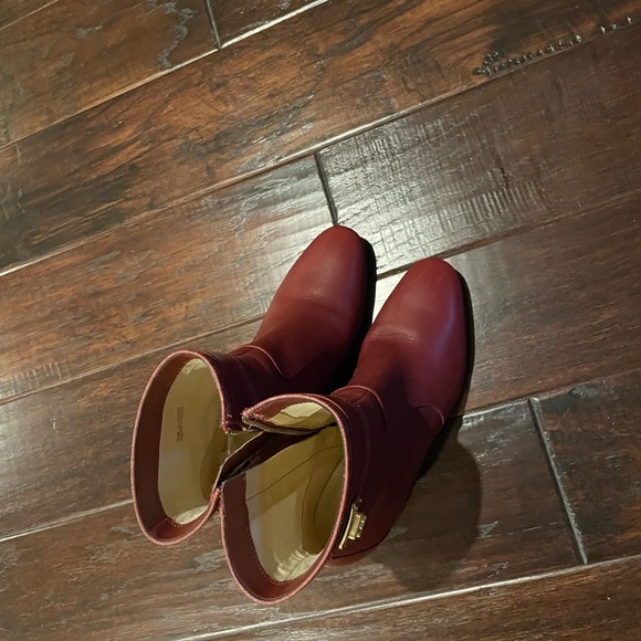 Micheal Kors boots - Picture 4 of 5